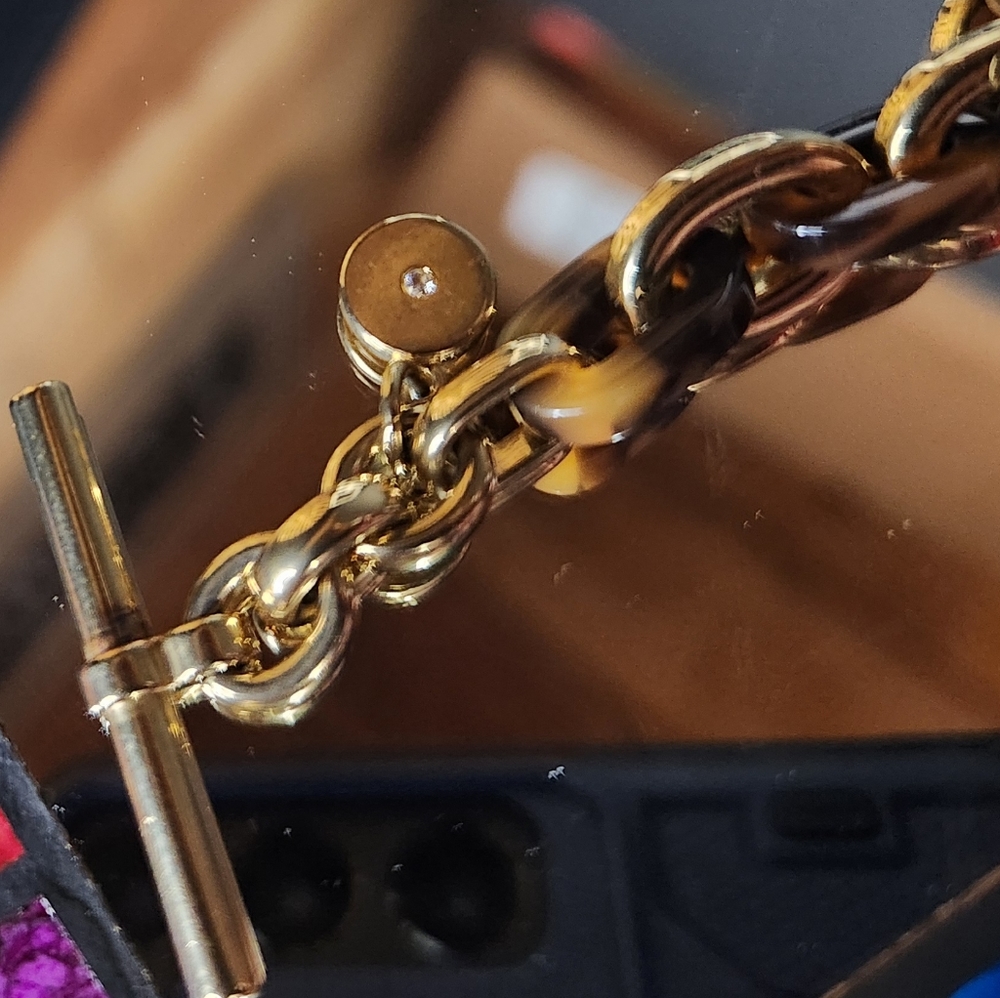 Michael Kors vintage goldtone & tortoise padlock chainlink toggle bracelet - Picture 3 of 7